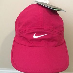 💙💜❤️Women’s Nike Tennis Featherlight Dri-Fit Hat
